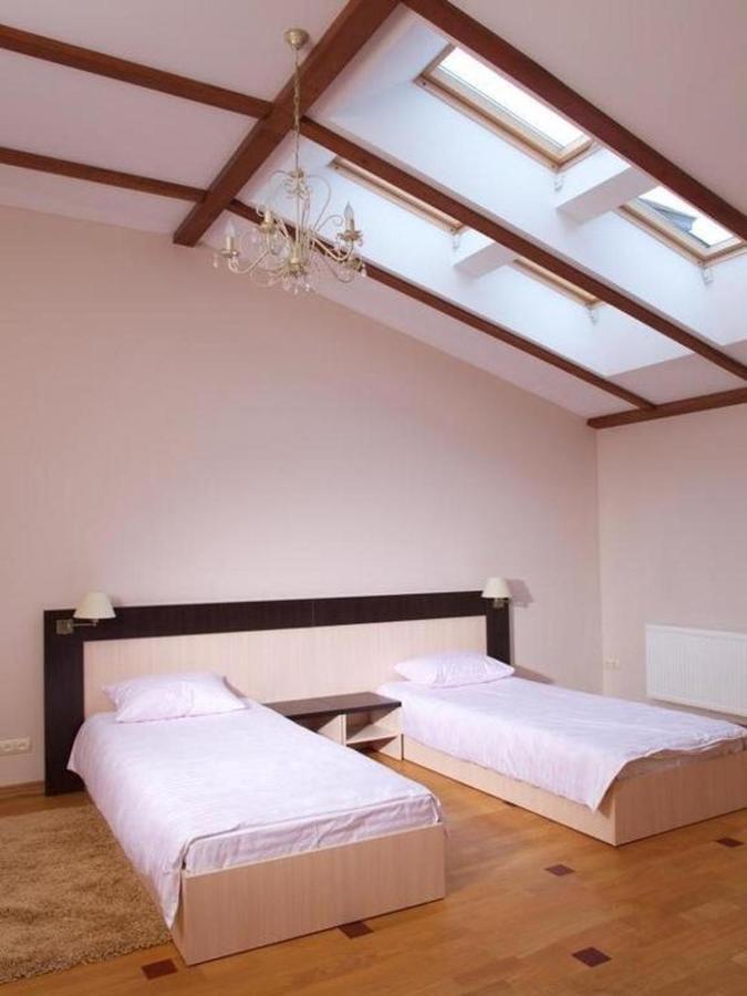 Mini-Hotel Under The Roof إلفيف المظهر الخارجي الصورة