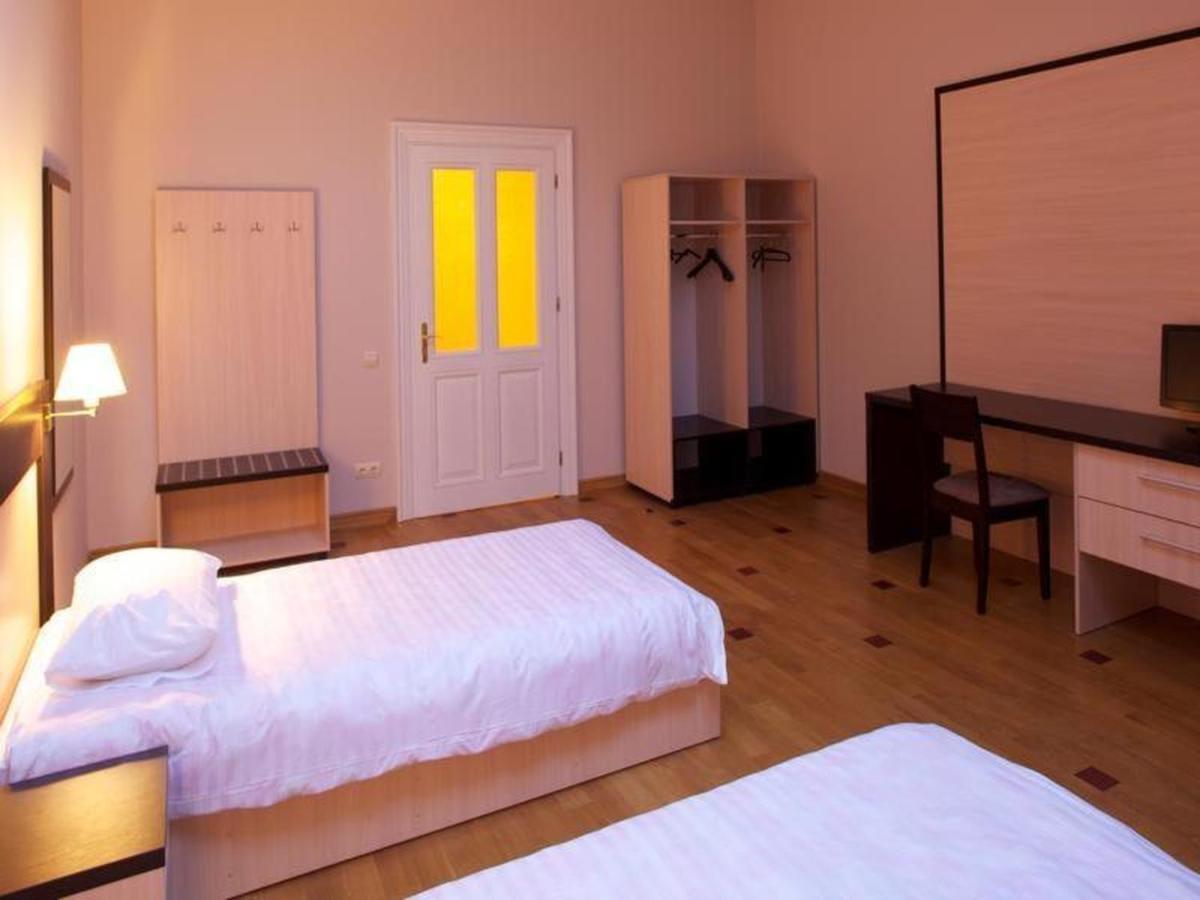 Mini-Hotel Under The Roof إلفيف المظهر الخارجي الصورة