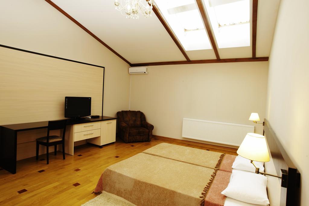 Mini-Hotel Under The Roof إلفيف المظهر الخارجي الصورة