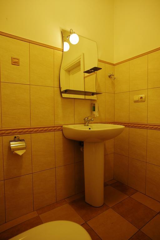 Mini-Hotel Under The Roof إلفيف المظهر الخارجي الصورة