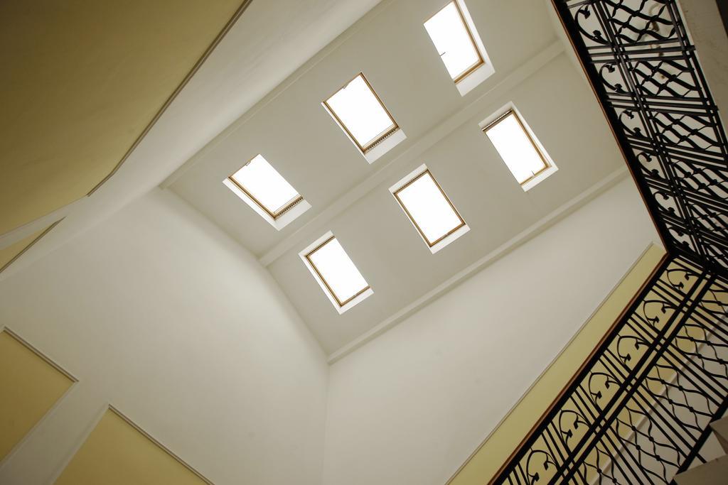 Mini-Hotel Under The Roof إلفيف المظهر الخارجي الصورة