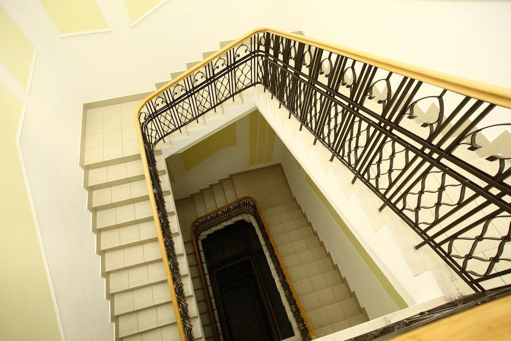 Mini-Hotel Under The Roof إلفيف المظهر الخارجي الصورة